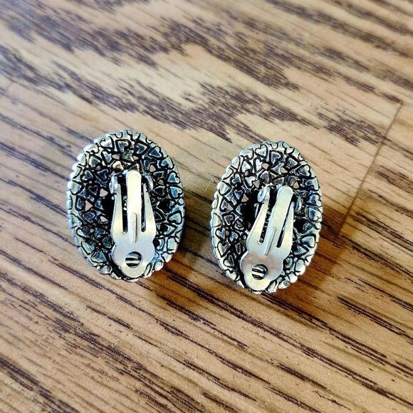 BRIGHTON Silver Textured Clip-On Earrings. VINTAGE INSPIRED! - Picture 2 of 6